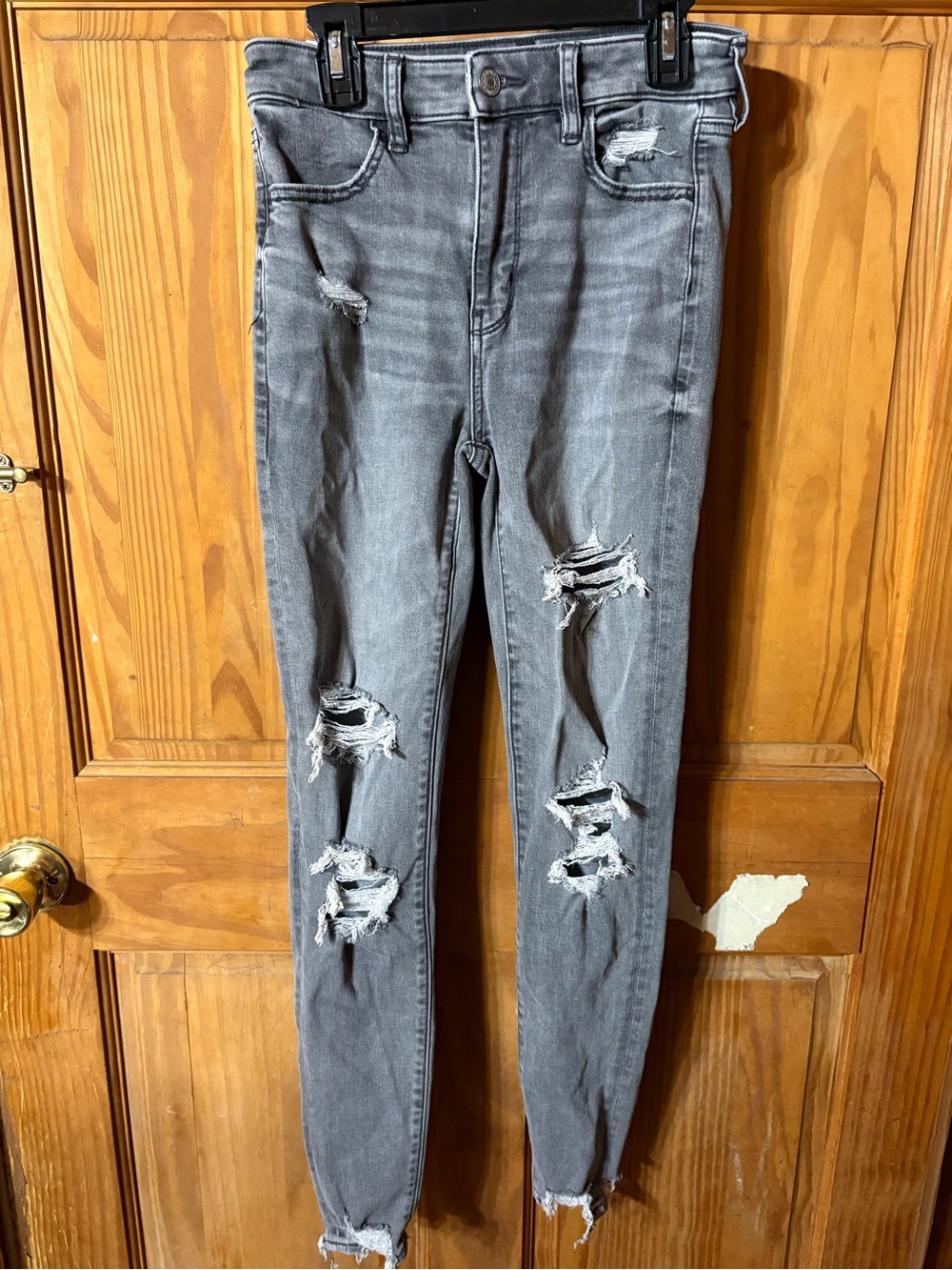 American Eagle Outfitters Gray Distressed Skinny Jeans